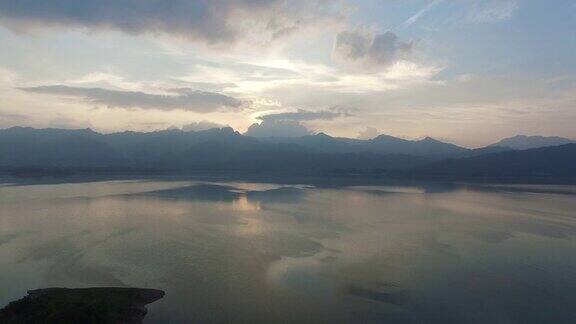 高空空中的青石潭湖