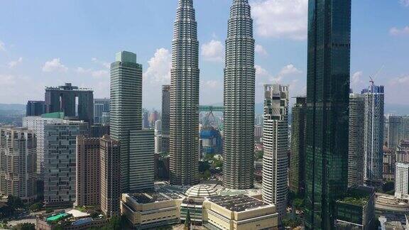 晴朗的一天吉隆坡市中心著名的塔公园空中全景4k马来西亚