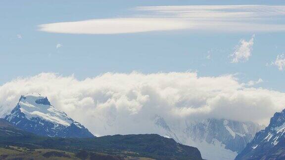 阿根廷埃尔查尔滕山顶的云风景
