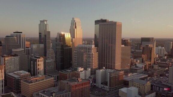 明尼阿波利斯市中心--日落
