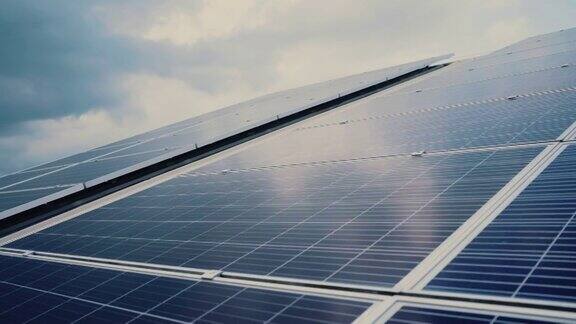 屋顶上有太阳能电池板的新开发工业区