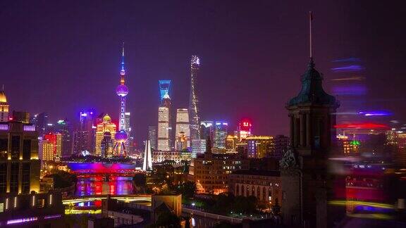 夜上海浦东屋顶反射4k时间的中国全景