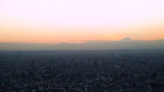 从东京拍摄的富士夜景