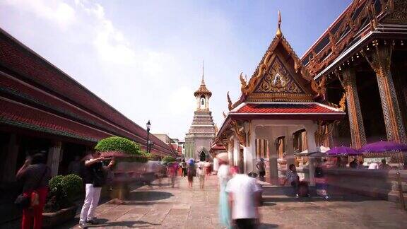 泰国晴天拥挤的旅游大皇宫主寺庙全景4k时间流逝曼谷