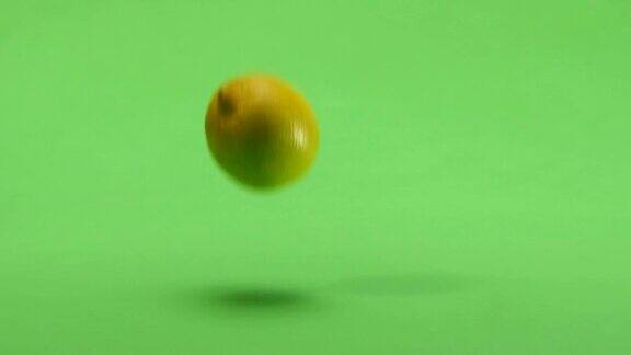 柠檬下降绿色的屏幕缓慢的运动