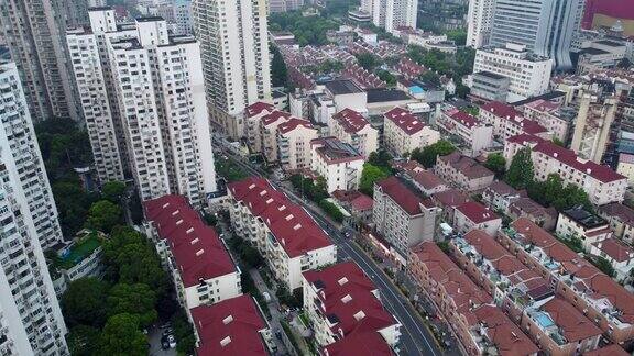 中国上海传统红屋顶社区住宅鸟瞰图