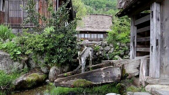 日本岐阜县传统村落白川古的禅宗花园流水