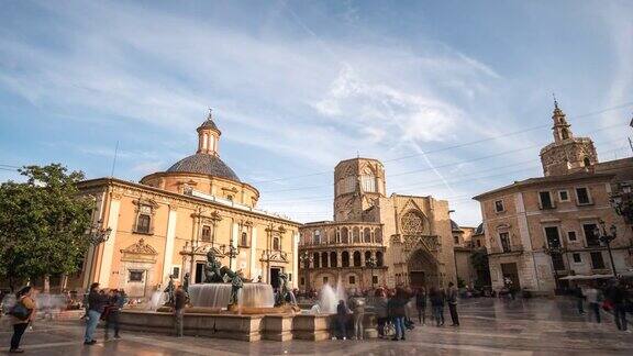 西班牙瓦伦西亚的维珍古城广场