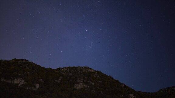 南非Kommetjie山背后的星星(时间间隔)