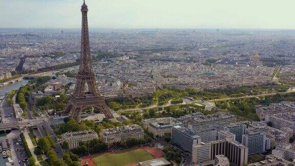 鸟瞰法国巴黎埃菲尔铁塔