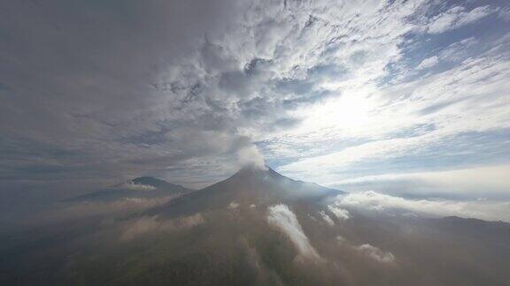 活火山喷发羽烟自然地质形成雾电影云天空鸟瞰图