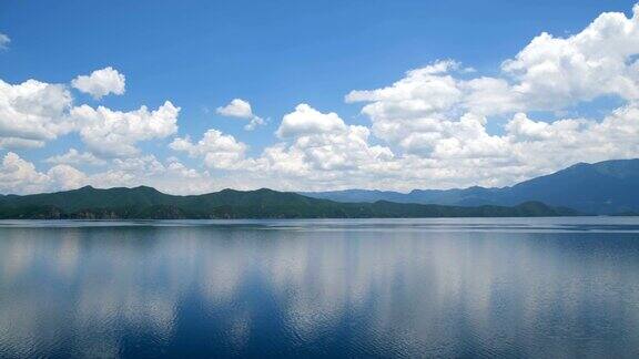 中国泸沽湖白天全景