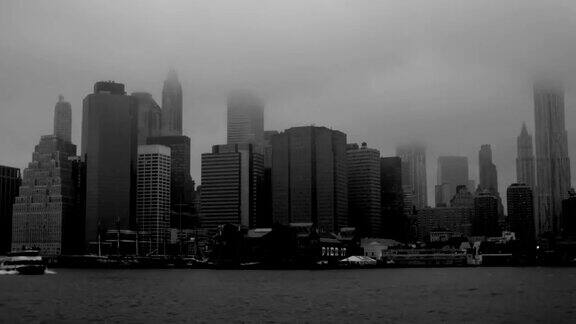 曼哈顿下城大雾弥漫