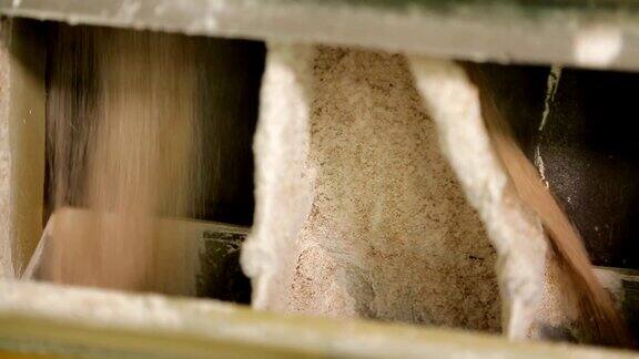 面粉厂生产面粉的过程
