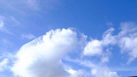 美丽的蓝天和白云