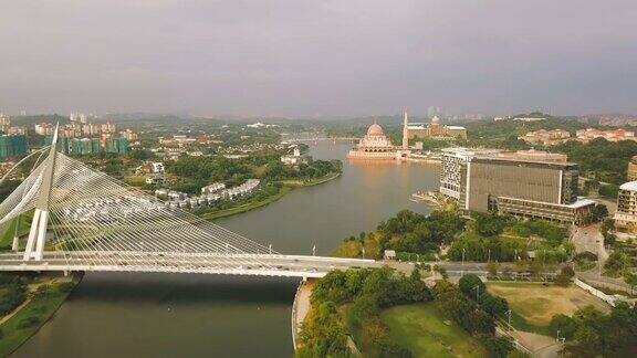 斯里瓦瓦桑大桥鸟瞰图吉隆坡一个计划中的城市和马来西亚的联邦行政中心