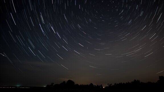 星星在夜空中划过