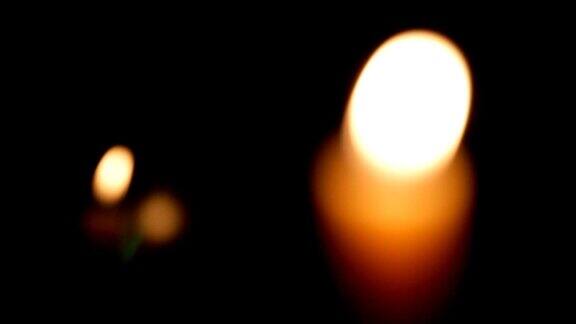 蜡烛在黑暗中发光