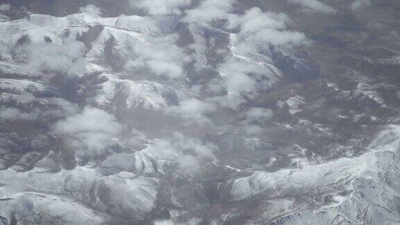 飞越雪山