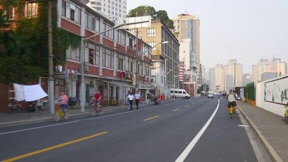 上海城市白天时间交通街道湾全景4k中国