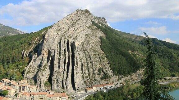 修女村鸟瞰图普罗旺斯的阿尔卑斯山法国