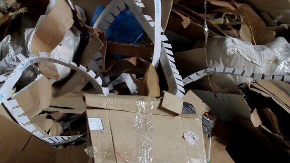回收纸和纸板的大工厂