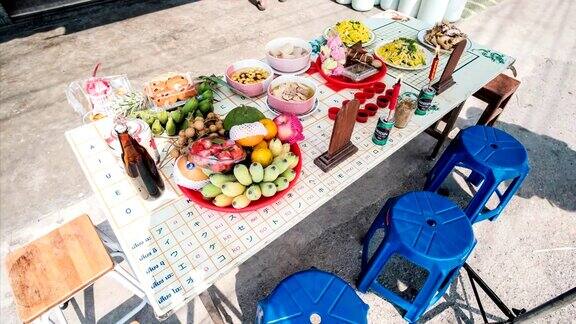 中国古老的传统节日清明节和中国新年餐桌上有食物和甜点和饮料