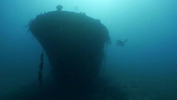 台湾海底沉船的巨大船首视图