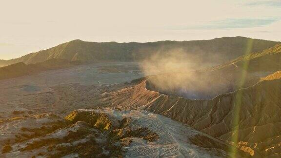 4K:印尼东爪哇溴火山火山口鸟瞰图