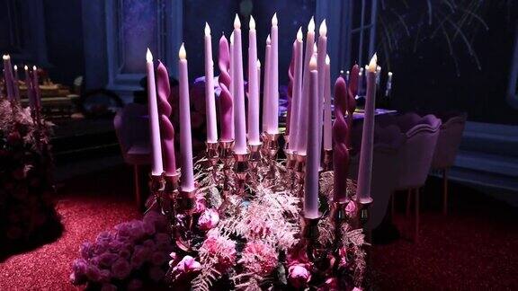 电池供电的电子蜡烛烛台上的粉色蜡烛婚礼装饰的粉色蜡烛灯