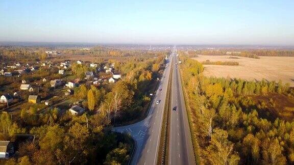 航拍乌克兰乡村地区的高速公路