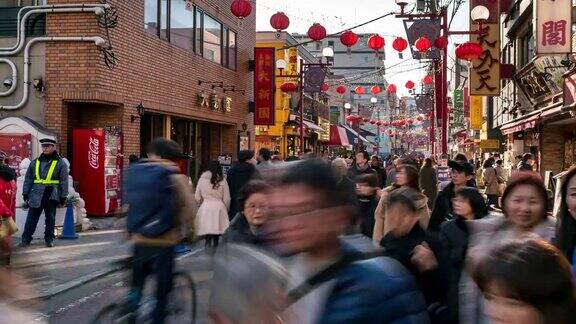 时光流逝:在日本最大的中国城市横滨挤满了游客