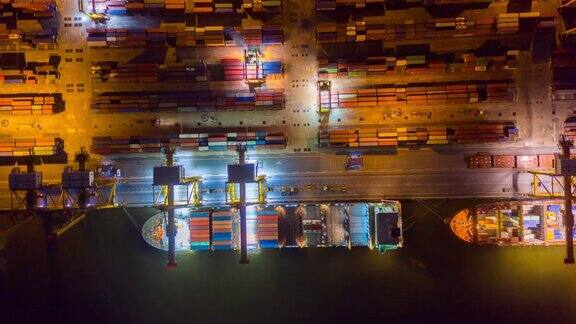 4KHyperlapse:鸟瞰集装箱港口与港口航运配送仓库工业拾取卡车运输集装箱堆场与装载的货物