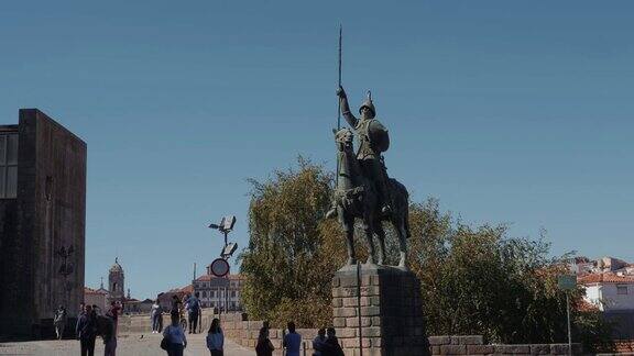 2018年10月15日葡萄牙波尔图在葡萄牙波尔图的主广场上的佩德罗四世国王的纪念碑时间流逝停止运动