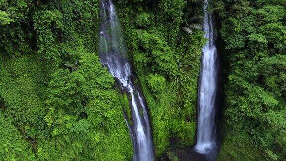 印尼巴厘岛的菲吉瀑布