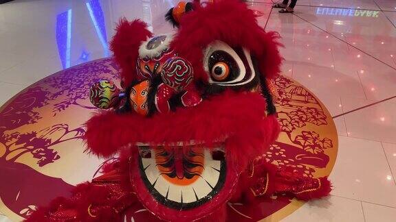 传统的彩色中国狮子中国的纸意味着:好运