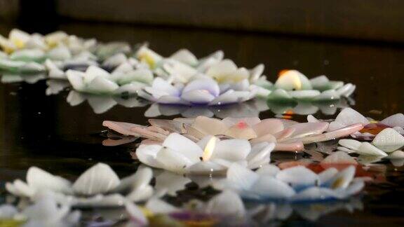 佛寺内漂浮的莲花形彩灯芭堤雅泰国