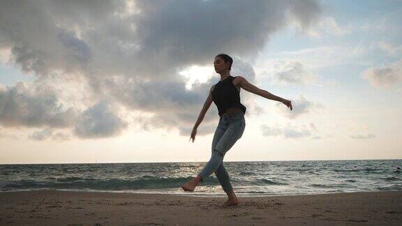 在海滩上跳芭蕾