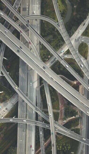 天桥复杂交通繁忙