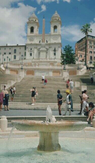 罗马西班牙广场上的喷泉
