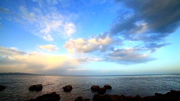 青海湖的黎明
