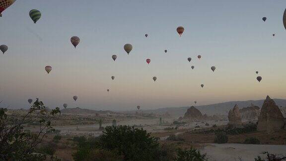 日出时的热气球卡帕多西亚土耳其