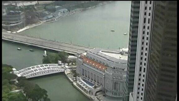新加坡城:古老的殖民时期的邮局和上面的桥梁