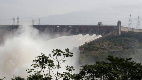 巴西和巴拉圭之间的伊泰普水电站