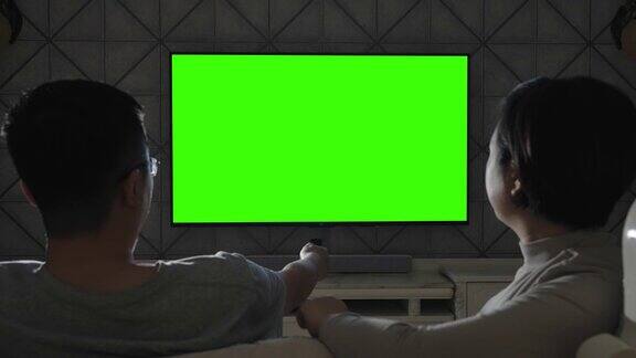 用绿色屏幕看电视