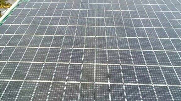 无尽的太阳能光伏电池在巨大的太阳能电池板发电站