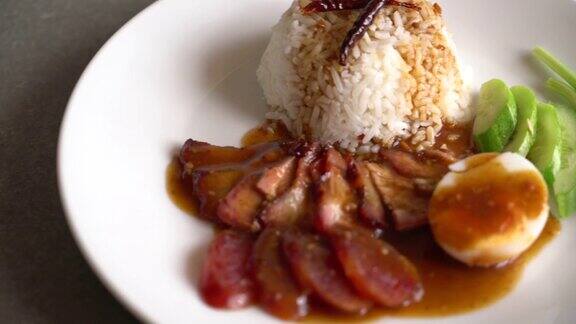 红烧肉配米饭