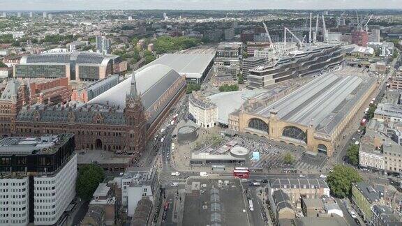 伦敦-圣潘克拉斯国际车站和国王十字车站从无人机的角度来看