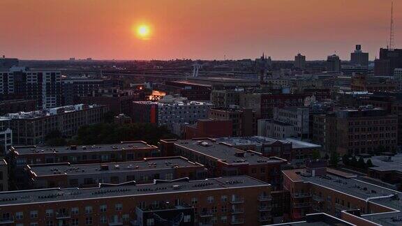 太阳落在密尔沃基第三区-无人机射击