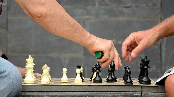 人下棋